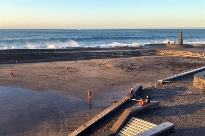 Archivo - Playa de Bajamar, a 10 de enero de 2023, en Tenerife, Canarias (España).