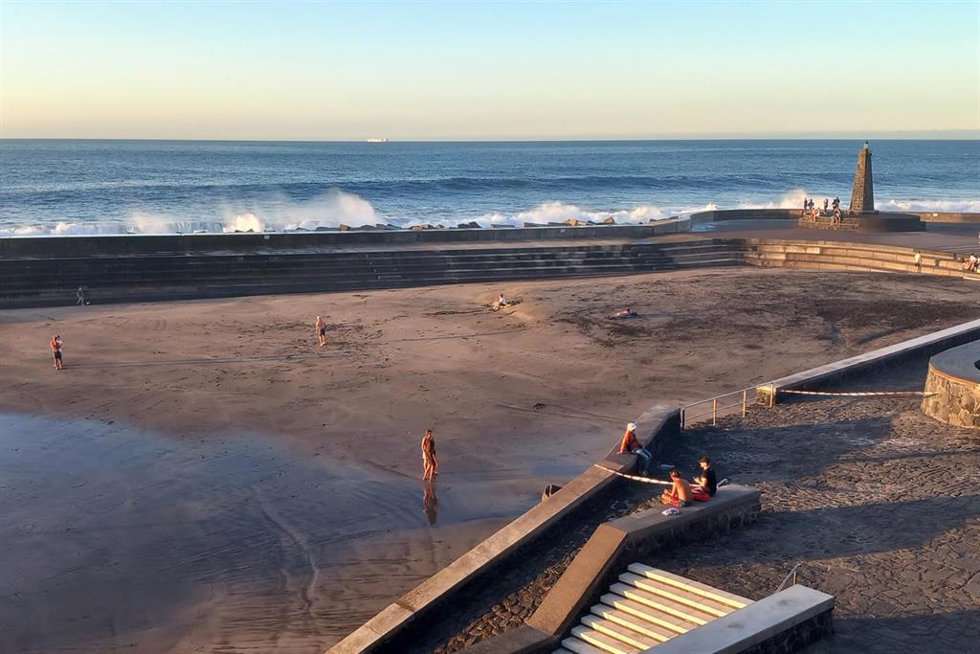 Archivo - Playa de Bajamar, a 10 de enero de 2023, en Tenerife, Canarias (España).