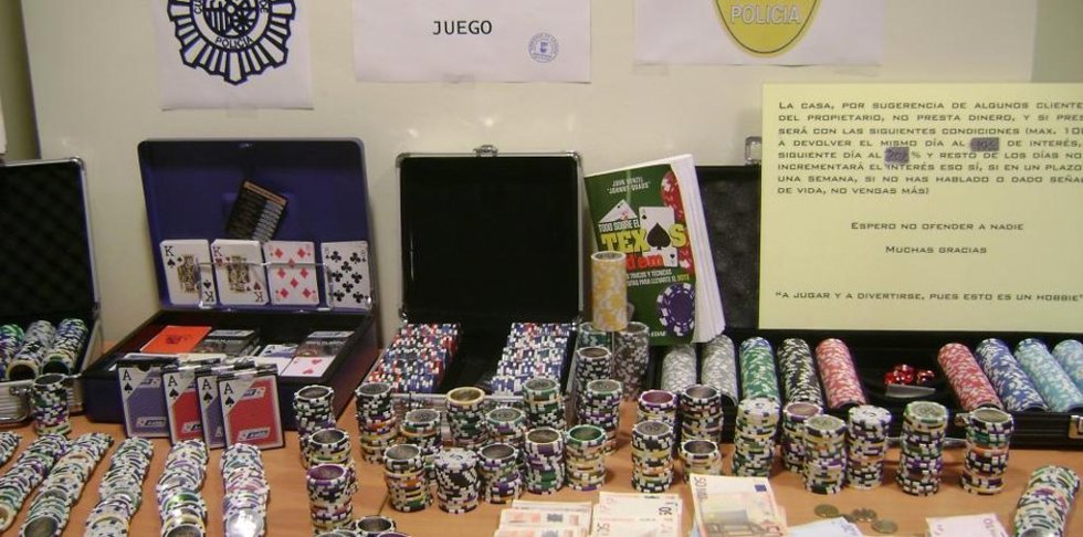Imágenes de la desarticulación de un casino ilegal en Zaragoza.