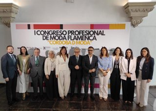 Autoridades en la inauguración del Congreso 'Córdoba D Moda'.