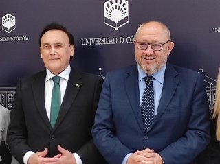 Archivo - El rector de la UCO, Manuel Torralbo (dcha.), en una imagen de archivo junto al consejero de Universidad de la Junta de Andalucía, José Carlos Gómez Villamandos.