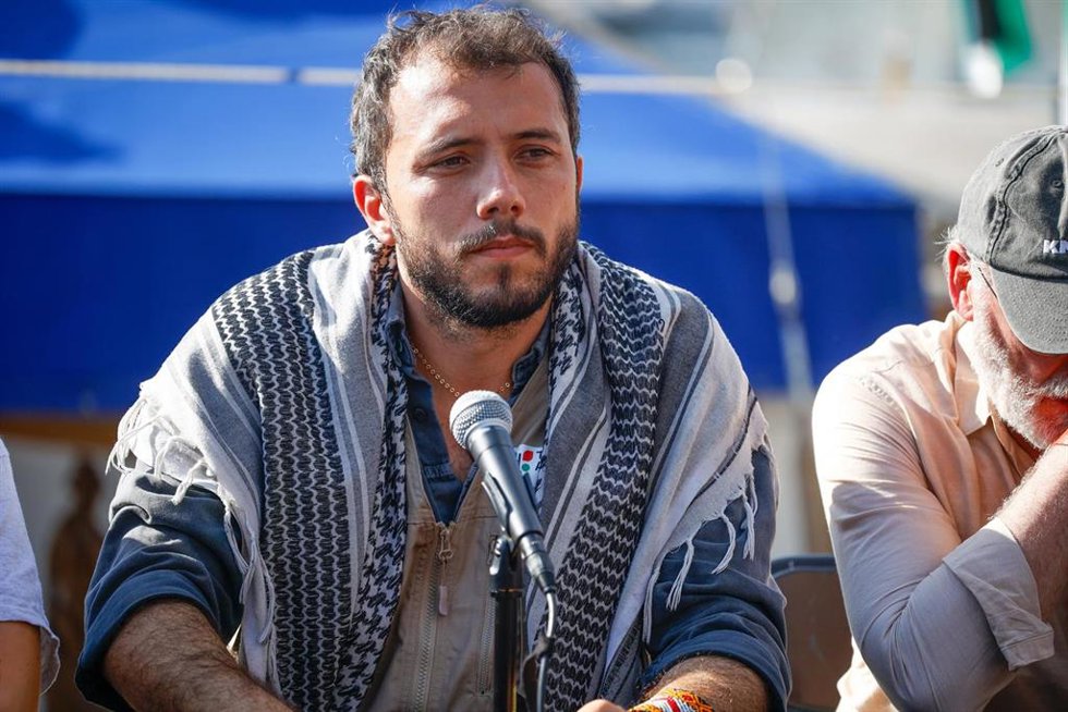 Archivo - El activista Thiago Ávila durante una rueda de prensa antes de la despedida a la Global Sunat Flotilla en el Puerto de Barcelona, a 31 de agosto de 2025,