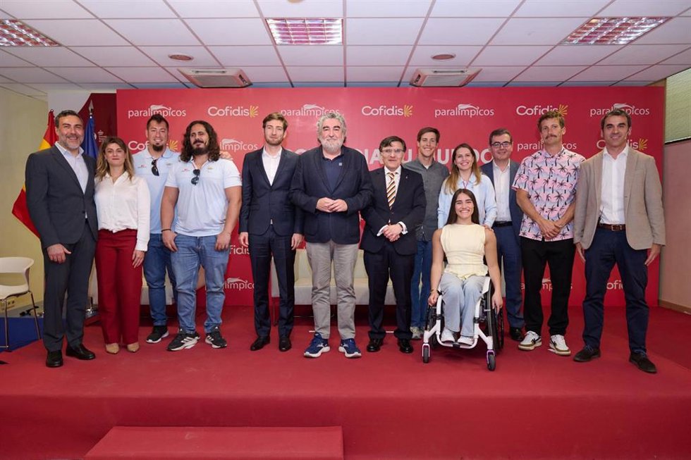 Foto de familia tras la presentación de 'Potencia tu mundo con Grison'