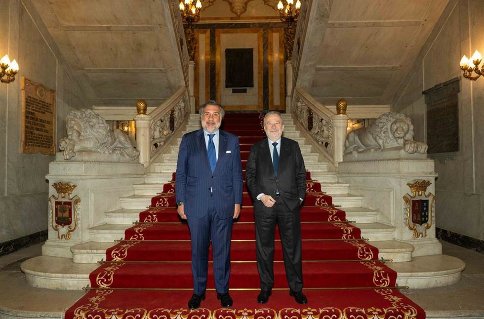 Ángel Asensio, presidente de la entidad cameral, y Tomás Muniesa, presidente de CaixaBank