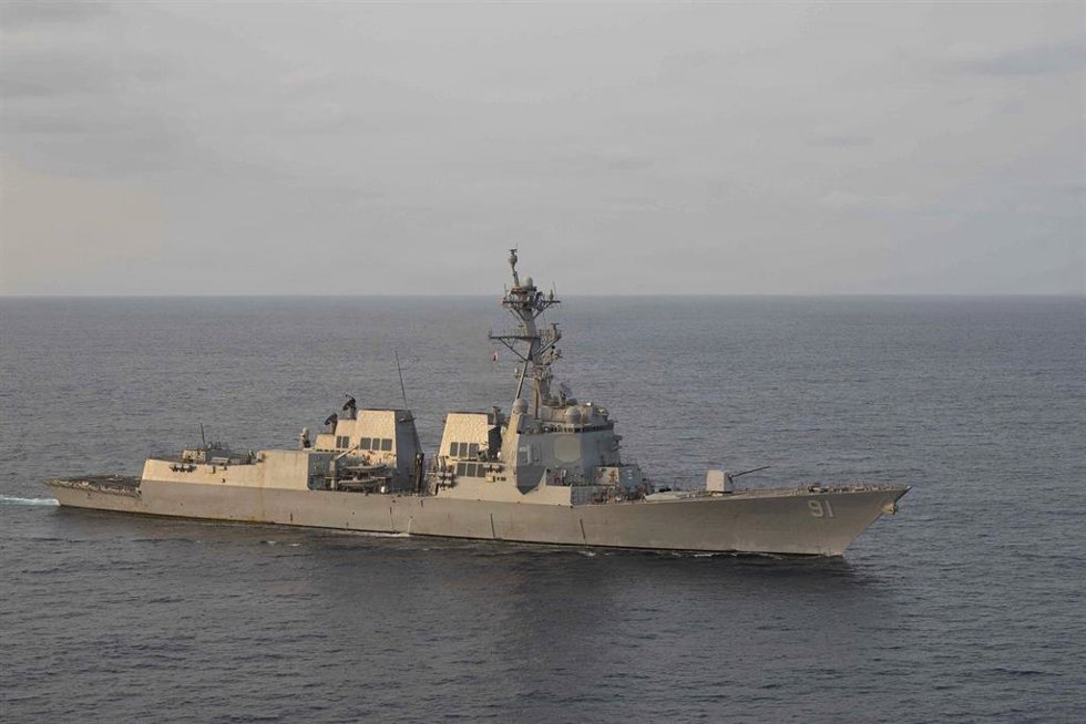 El destructor 'USS Pinckney' de la Armada de Estados Unidos durante el bloqueo a puertos de Irán en el estrecho de Ormuz (archivo)