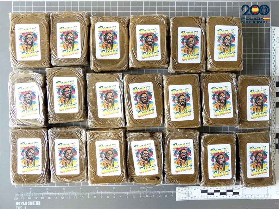 Dos detenidos tras ser sorprendidos con más de dos kilos de hachís en un coche en Manacor