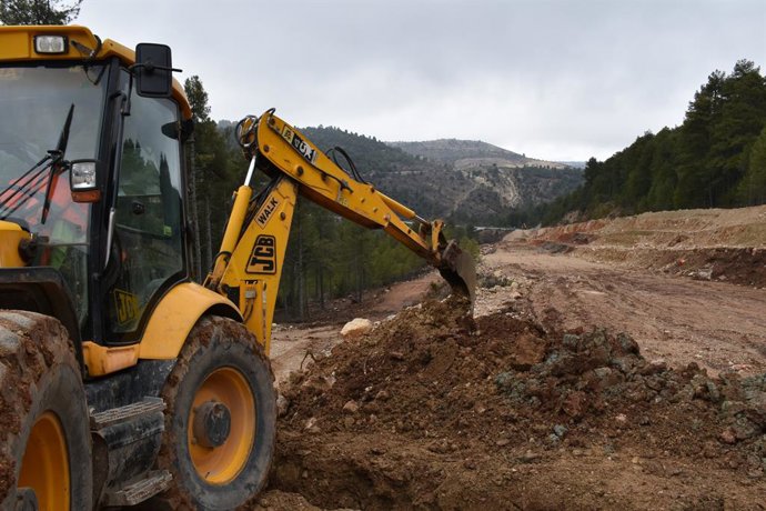 Archivo - Obras de reconstrucción de carretera 