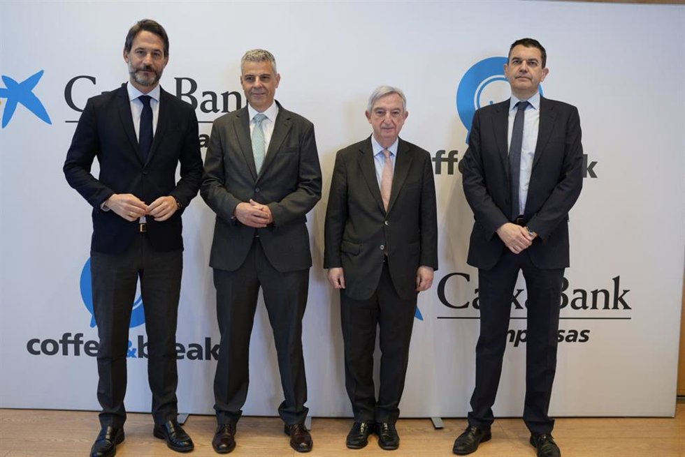 Foto de familia en la jornada celebrada en Huesca.