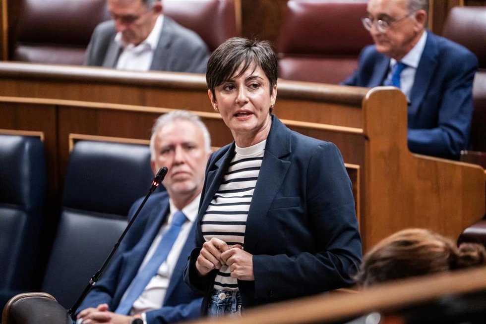 La ministra de Vivienda, Isabel Rodríguez, durante una sesión plenaria en el Congreso