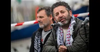 El activista español de la flotilla detenido por Israel eleva su huelga de hambre y deja de ingerir agua