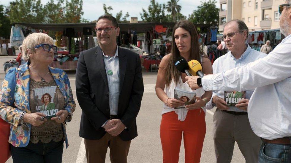 La portavoz del PSOE de Málaga y candidata número dos por la provincia al Parlamento andaluz, Ana Villarejo, en Rincón de la Victoria.