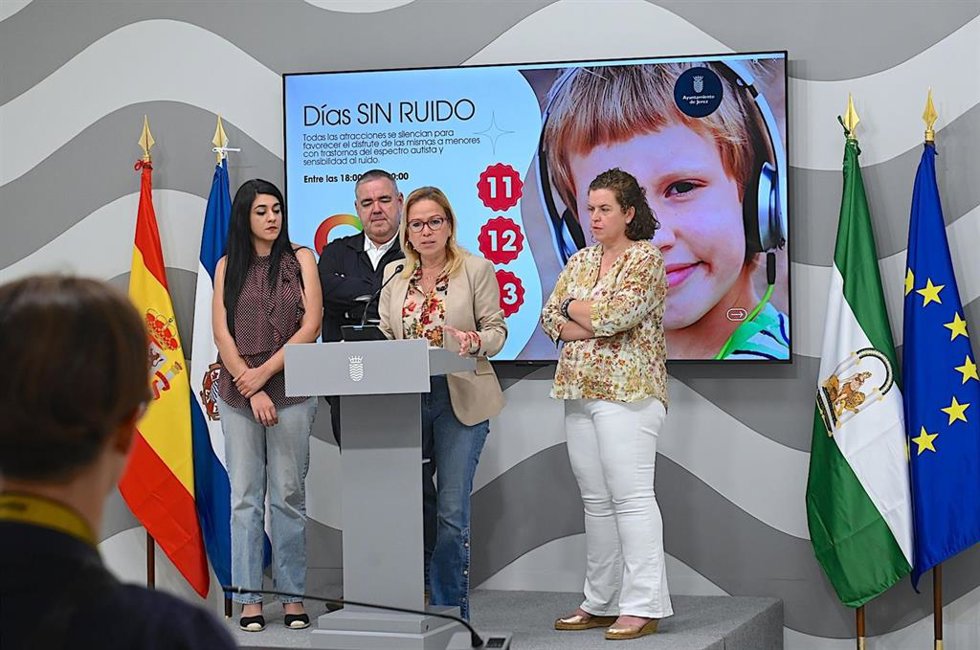 La delegada municipal de Inclusión Social del Ayuntamiento de Jerez de la Frontera (Cádiz), Yessika Quintero, en la presentación de los servicios municipales del Área de Inclusión durante la Feria del Caballo