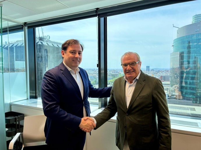 Miraltabank y Aválam firman un convenio para facilitar la financiación de pymes y autónomos de Murcia.