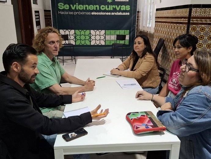 David de la Cruz con colectivo de Personal Técnico de Integración Social.