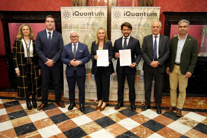 Acto de firma de protocolo entre el Ayuntamiento de Granada y la Fundación Corporación Tecnológica de Andalucía (CTA).