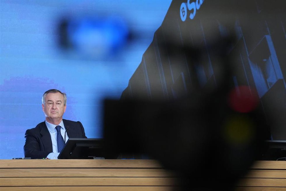 El consejero delegado saliente de Banco Sabadell, César González-Bueno
