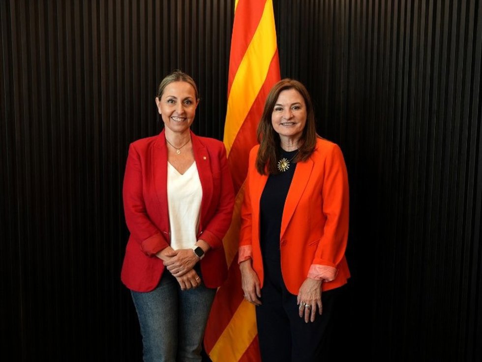 La consellera de Igualdad y Feminismo de la Generalitat, Eva Menor, y la ministra de Mujeres y Diversidad de la provincia de Buenos Aires (Argentina), Estela Díaz