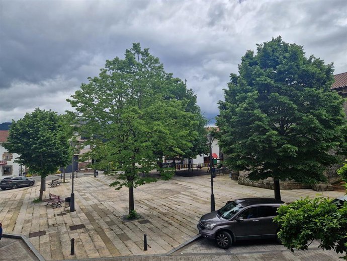 Plaza San Miguel de Artzentales.
