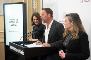 El primer teniente de alcalde del Ayuntamiento de Cádiz, José Manuel Cossi, en rueda de prensa. ARCHIVO.