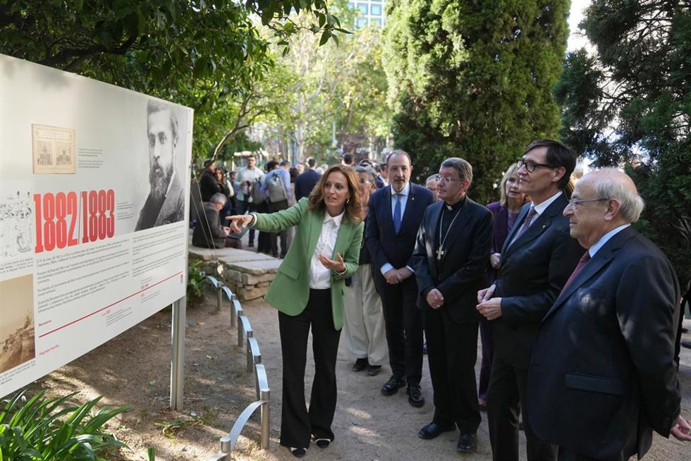 El presidente Salvador Illa en la visita a la exposición 'Gaudí. La Sagrada Familia y Barcelona'