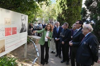 El presidente Salvador Illa en la visita a la exposición 'Gaudí. La Sagrada Familia y Barcelona'