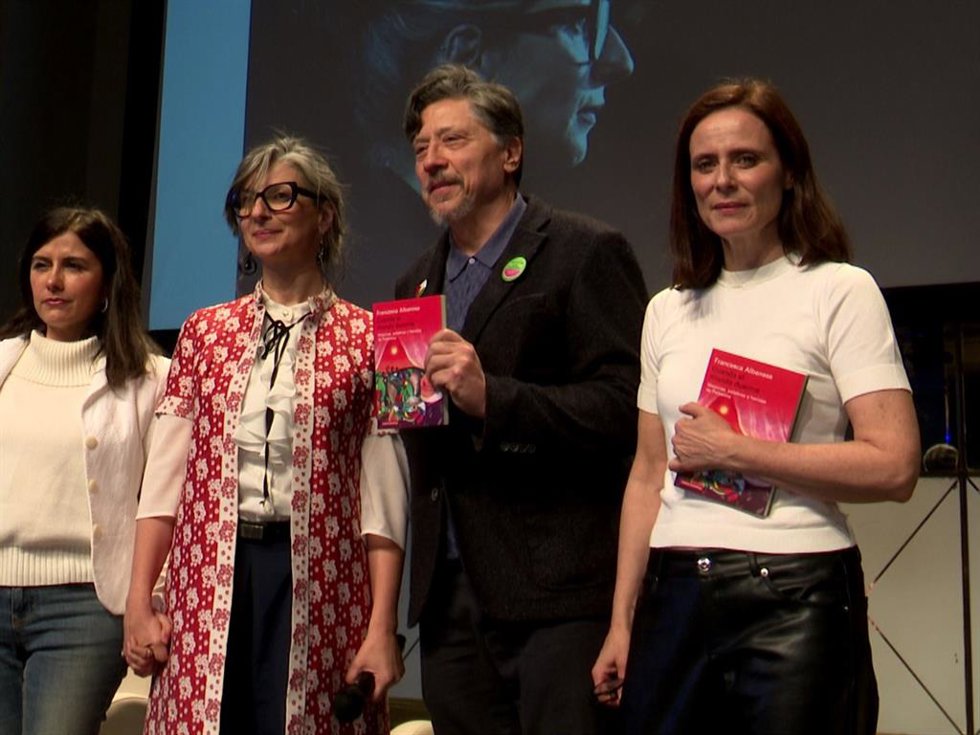 Aitana Sánchez-Gijón ha apoyado con su presencia la charla de la jurista Francesca Albanese este miércoles en el Círculo de Bellas Artes