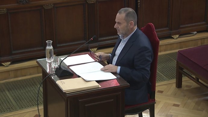 El exministro de Transportes José Luis Ábalos durante su turno de última palabra en el juicio del Tribunal Supremo sobre presuntas irregularidades en la compra de mascarillas, a 6 de mayo de 2026, en Madrid (España).