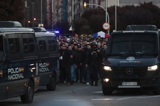 Archivo - Despliegue policial previo al partido de ida de los octavos de final de la UEFA Europa League entre el Celta de Vigo y el Olympique de Lyon, en los alrededores del estadio de Balaídos, a 12 de marzo de 2026, en Vigo, Pontevedra, Galicia (España)