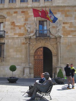 Archivo - La Diputación de León ha aprobado la convocatoria de ayudas al deporte federado, que cuenta con 300.000 euros.