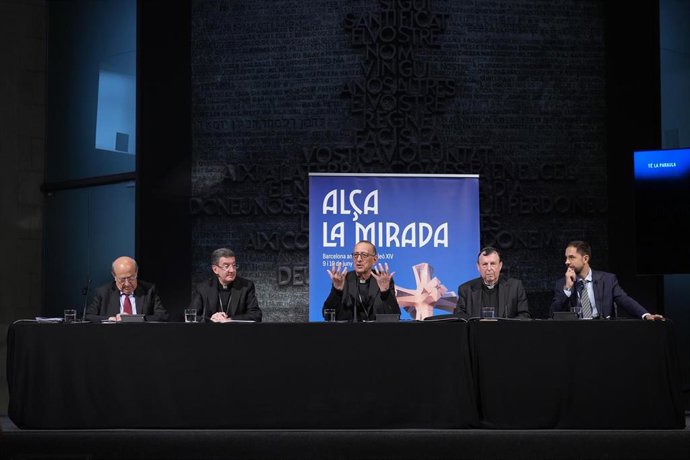 Rueda de prensa para presentar los actos de la visita del Papa a Catalunya, con el cardenal arzobispo Juan José Omella