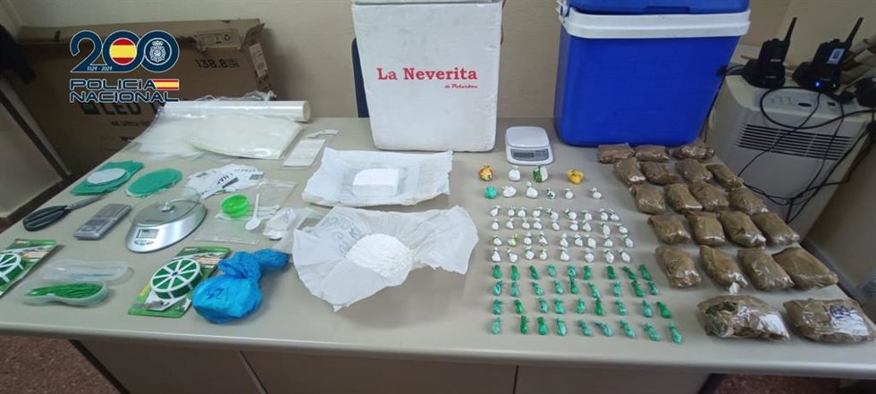 La Policía Nacional desmantela un laboratorio clandestino de cocaína instalado en un trastero del polígono industrial de Toledo.