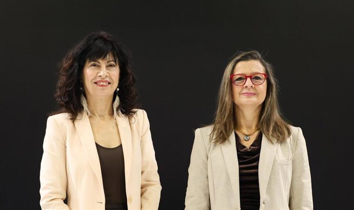 Archivo - La ministra de Igualdad, Ana Redondo (i), y la jueza Carmen Martínez Perza (d) durante la presentación de la Macroencuesta de Violencia contra la Mujer, en el Ministerio de Igualdad, a 3 de diciembre de 2025, en Madrid (España). 