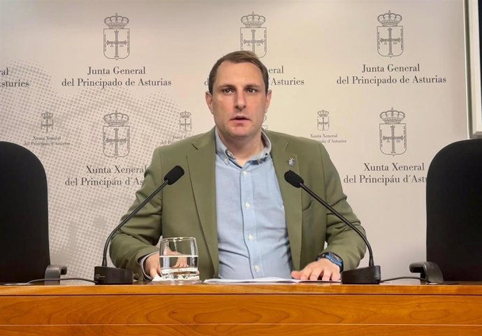 El portavoz de Foro Asturias en la Junta General, Adrián Pumares.