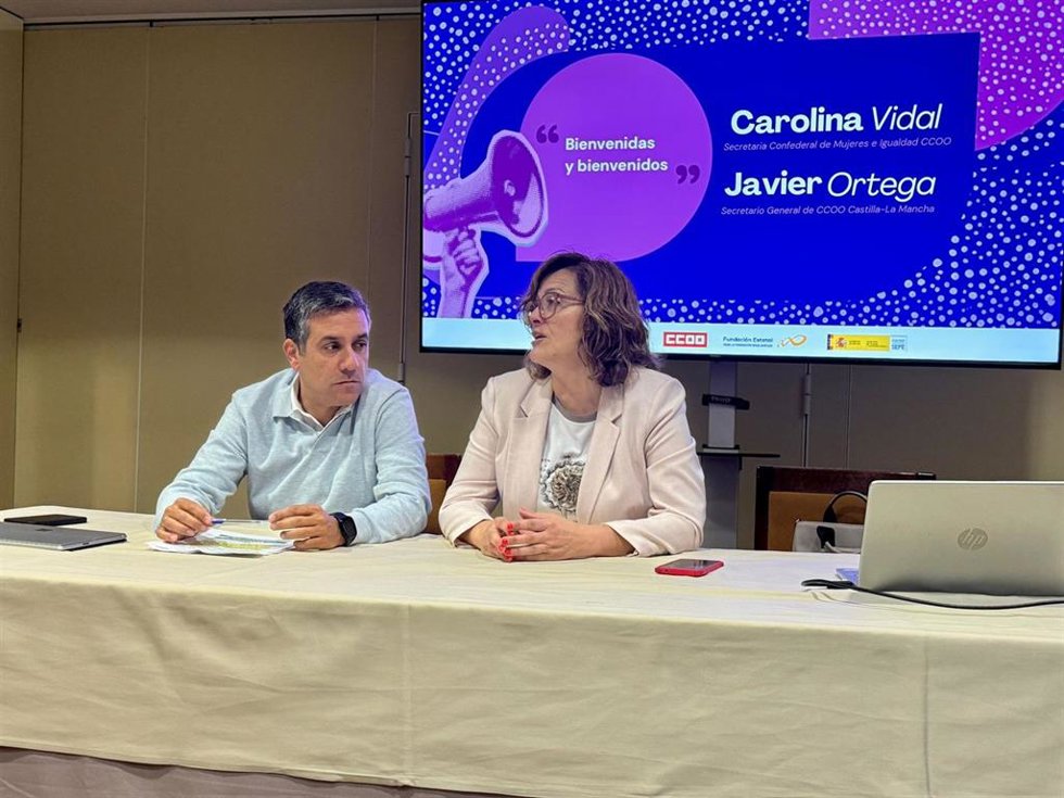 El secretario regional de CCOO, Javier Ortega, y la secretaria confederal de Mujeres e Igualdad de CCOO, Carolina Vidal.