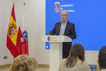 El consejero de Industria, Empleo, Innovación y Comercio, Eduardo Arasti, informa en rueda de prensa, sobre el Proyecto Altamira.