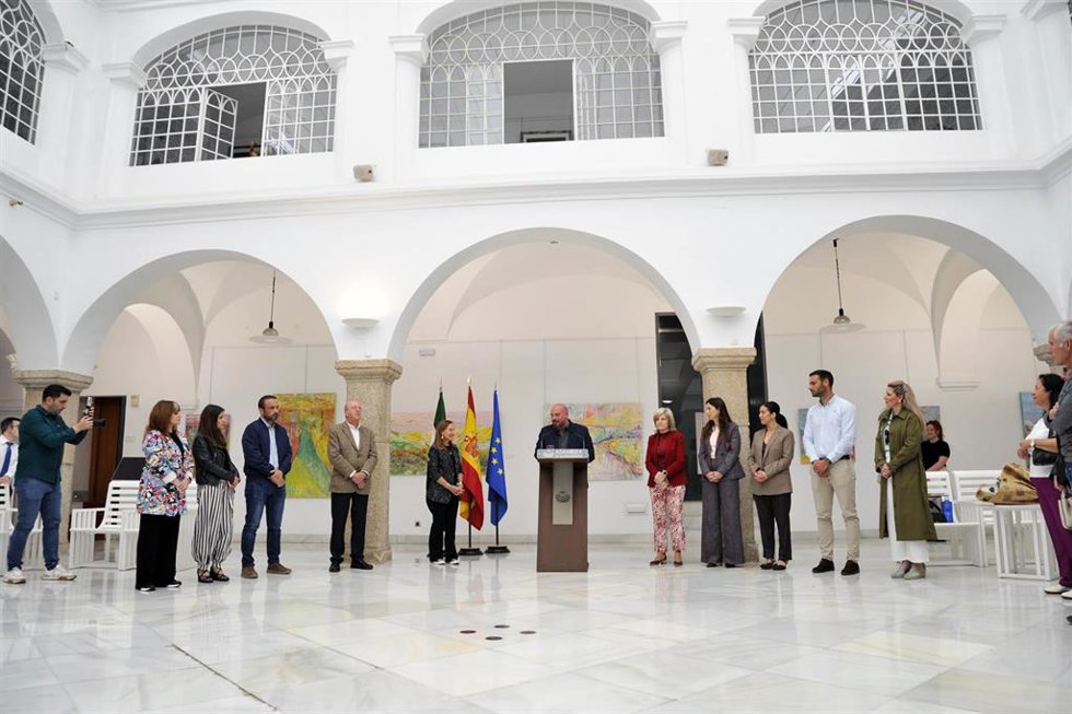 Inauguración de la exposición 'Territorio' en la Asamblea de Extremadura