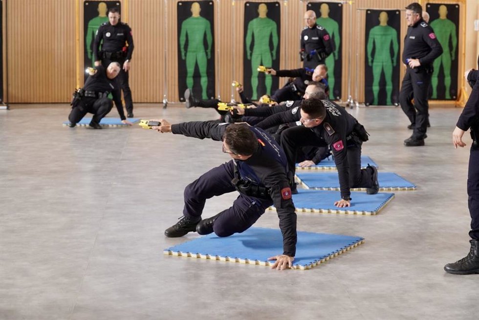 El Ayuntamiento renueva los dispositivos electrónicos de control ('táser') con los que cuenta la Policía Municipal de Madrid.