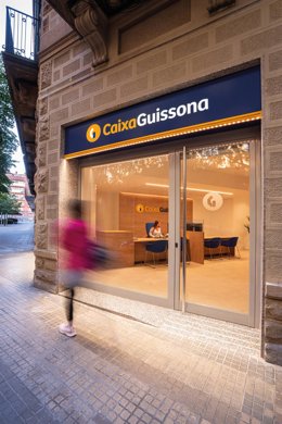 Archivo - Oficina de CaixaGuissona en Manresa (Barcelona)
