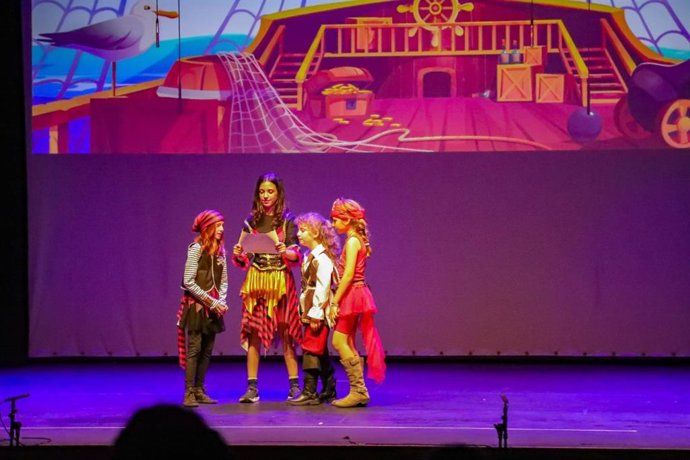 Una representación teatral dirigida al público infantil, como imagen de recurso.