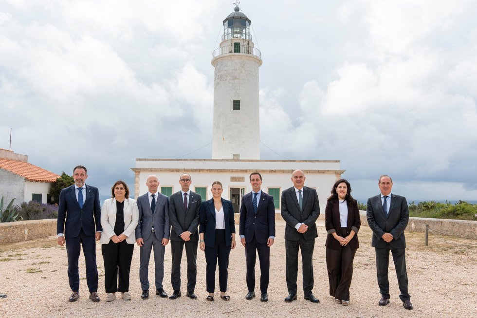 Prohens, junto a los presidentes de los consells insulares