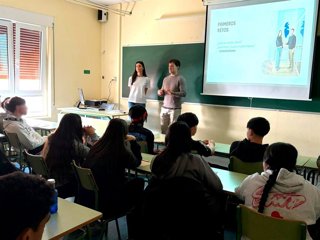 Uno de los talleres celebrados por la UCAV durante la Semana de la Investigación, en el Instituto Isabel de Castilla de Ávila