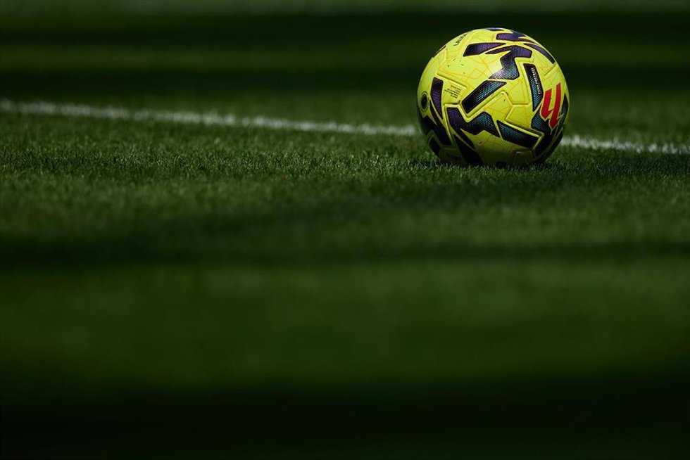 Archivo - Balón de LaLiga EA Sports 2025-26.