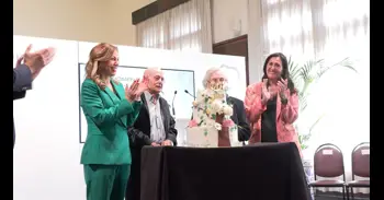 Chueca homenajea a los centenarios y les da las gracias por "la Zaragoza construida entre todos"