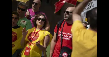 Els sindicats rebutgen la "irrisòria" proposta de pujada salarial d'Educació: "La vaga està servida"