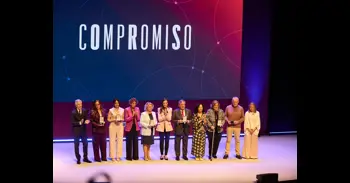 La Reina Letizia entrega las Medallas de Cruz Roja, entidad que reconoce el compromiso de quienes viven "con empatía"