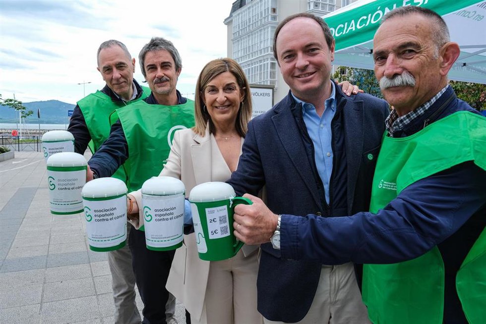 Buruaga participa en la cuestación a favor de AECC