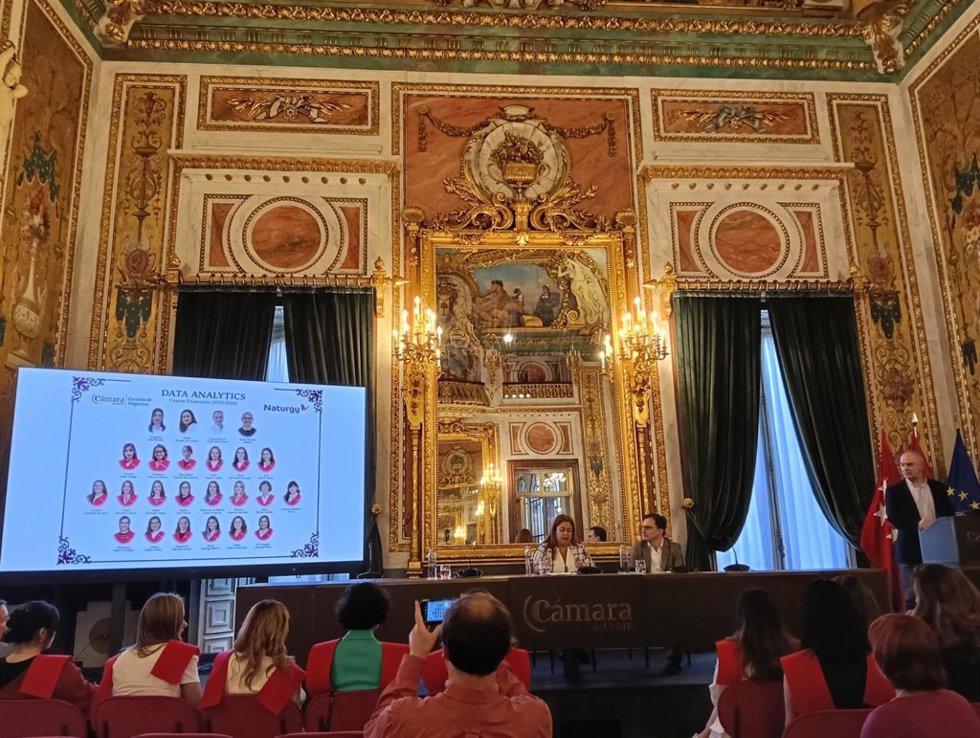 La Cámara De Comercio De Madrid Y Naturgy Impulsan La Formación Tecnológica De Mujeres En Data Analytics