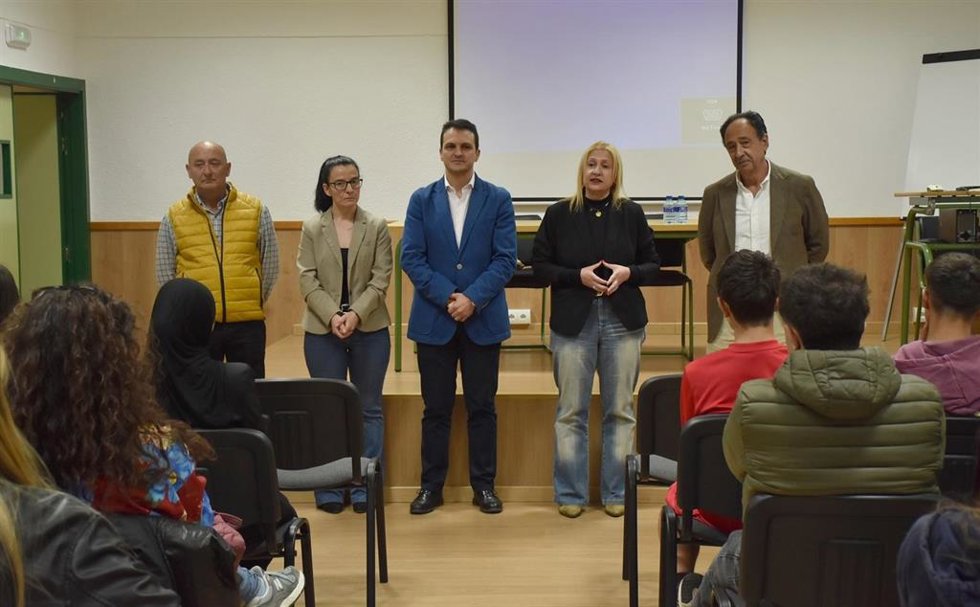 El IES La Rambla de San Esteban de Gormaz (Soria) cierra el programa sobre víctimas de terrorismo.
