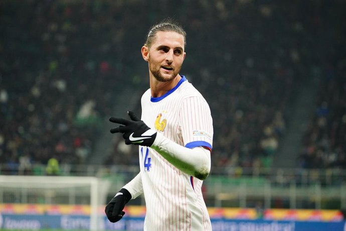 Archivo - Adrien Rabiot (France) during the UEFA Nations League, League A, Group A2 football match between Italy and France on 17 November 2024 at Stadio San Siro in Milan, Italy - Photo Morgese-Rossini / DPPI