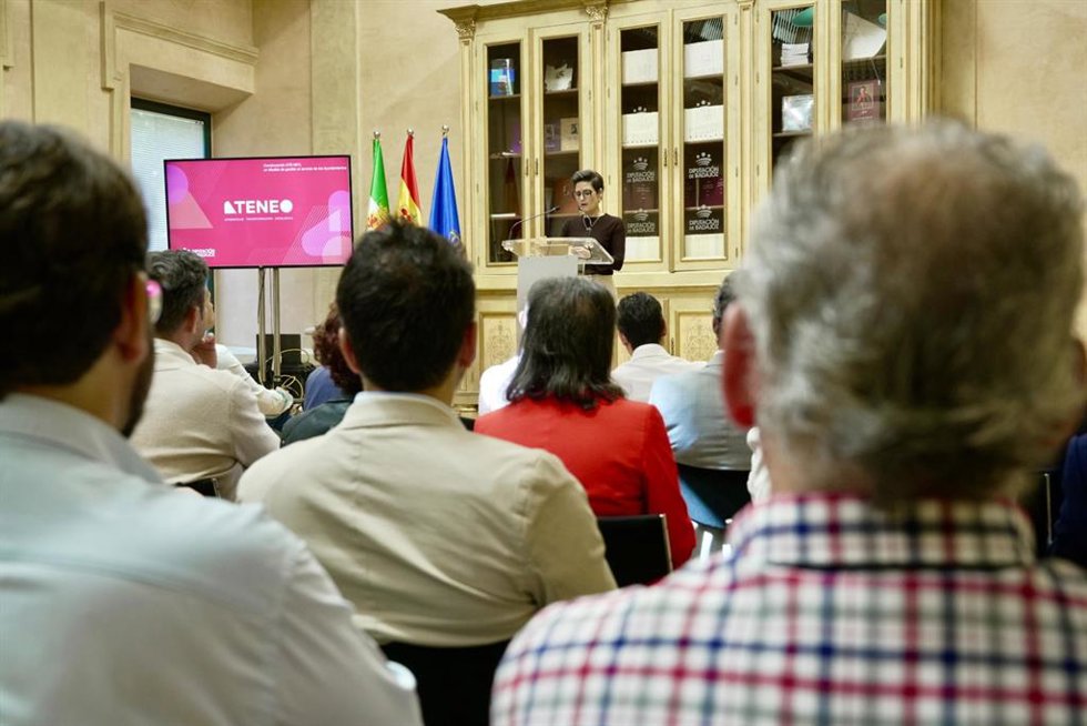 La presidenta de la Diputación de Badajoz, Raquel del Puerto, en la presentación del proyecto ATENEO